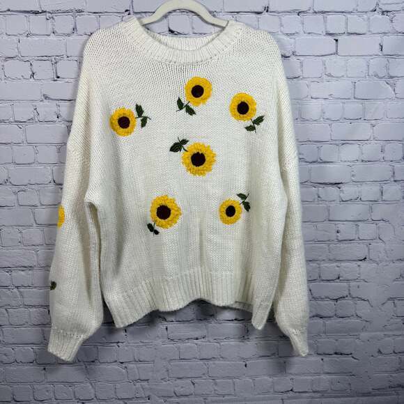 Forever 21 Sweaters - Forever 21 Sunflower Embroidered Sweater Size Large
